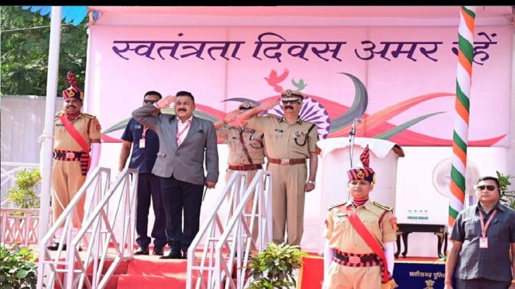 रायपुर में स्वतंत्रता दिवस की तैयारी पूरी: फुल ड्रेस रिहर्सल, अधिकारियों ने लिया जायजा