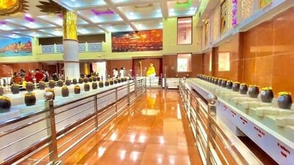 करपात्र प्राकट्योत्सव: वाराणसी में 16 अगस्त से शुरू होंगे पांच दिवसीय आयोजन, धर्म सम्राट को करेंगे नमन Karpatra Prakatyotsav Five day event will start in Varanasi from 16 August