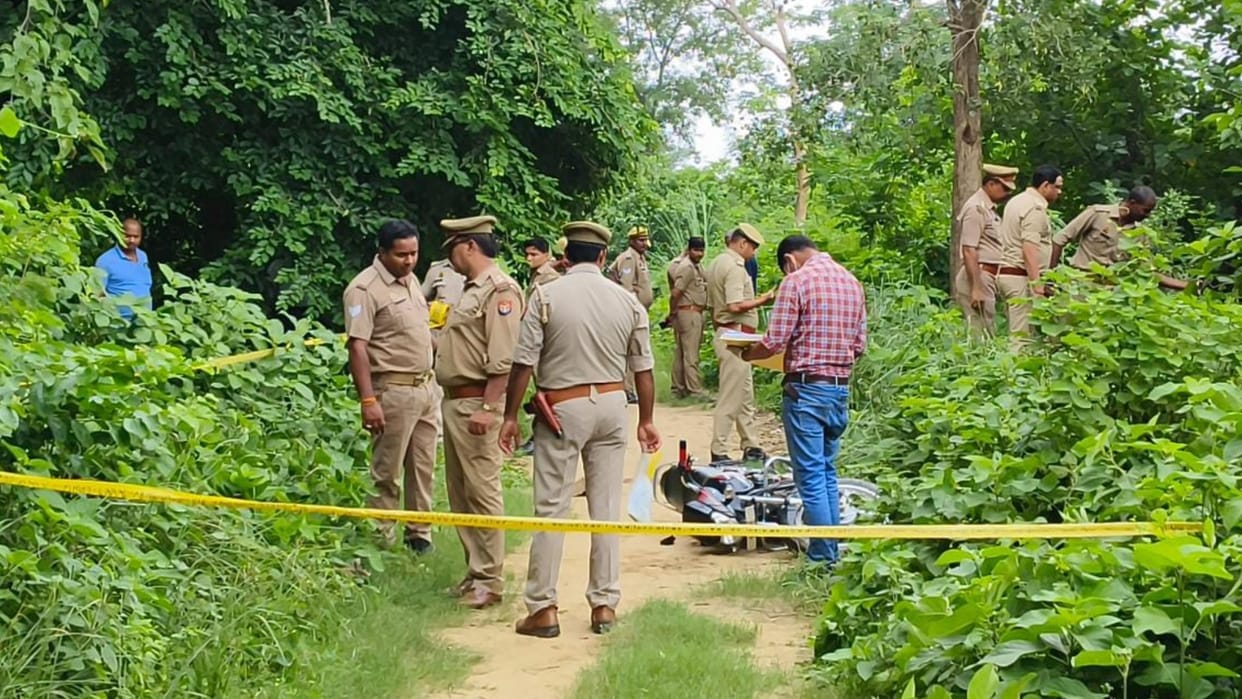 A man murdered and his body was thrown in a bush in Rudauli Ayodhya