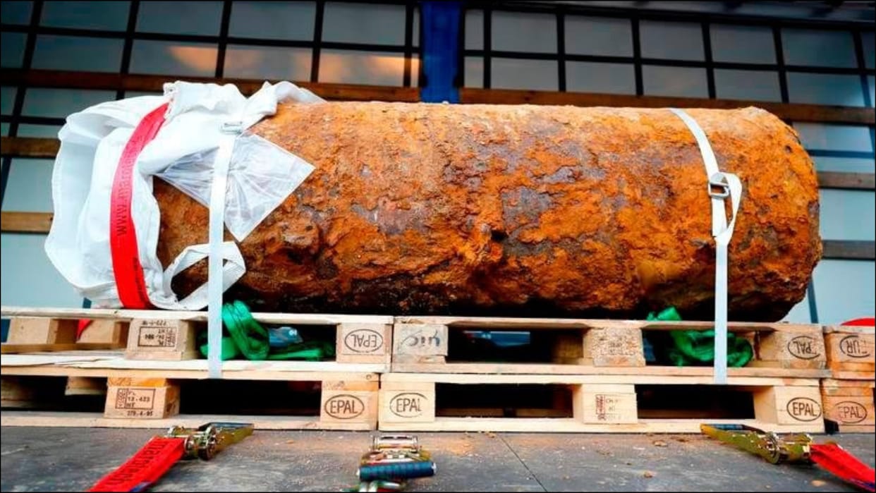 Thousands evacuated after Second World War unexploded bomb discovered in Poland