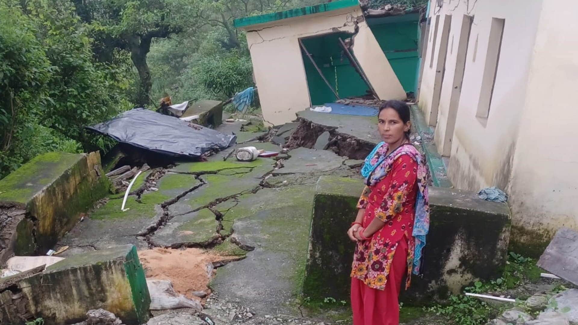 Uttarakhand Weather News: IMD Red Alert Heavy Rain in Dehradun, Tehri and Almora Landslides Updates in Hindi