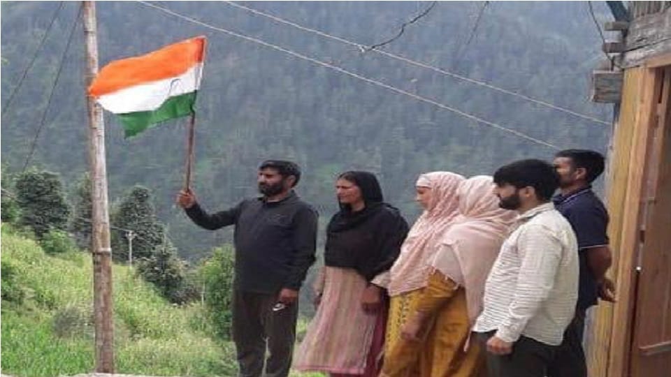 Family of a terrorist In Kishtwar and in Sopar brother of a Lashkar terrorist hoisted tricolor