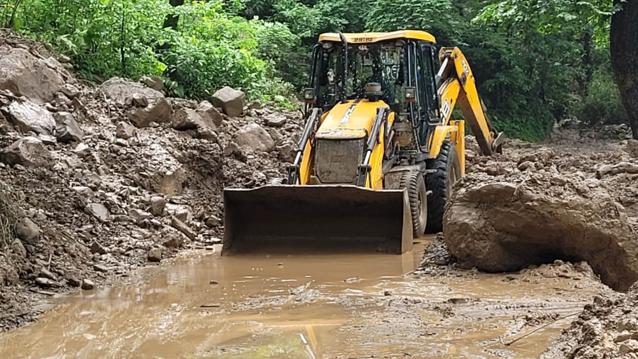 Rishikesh Gangotri highway closed for second day near Hindolakhal Kotdwar Pauri highway read more Update