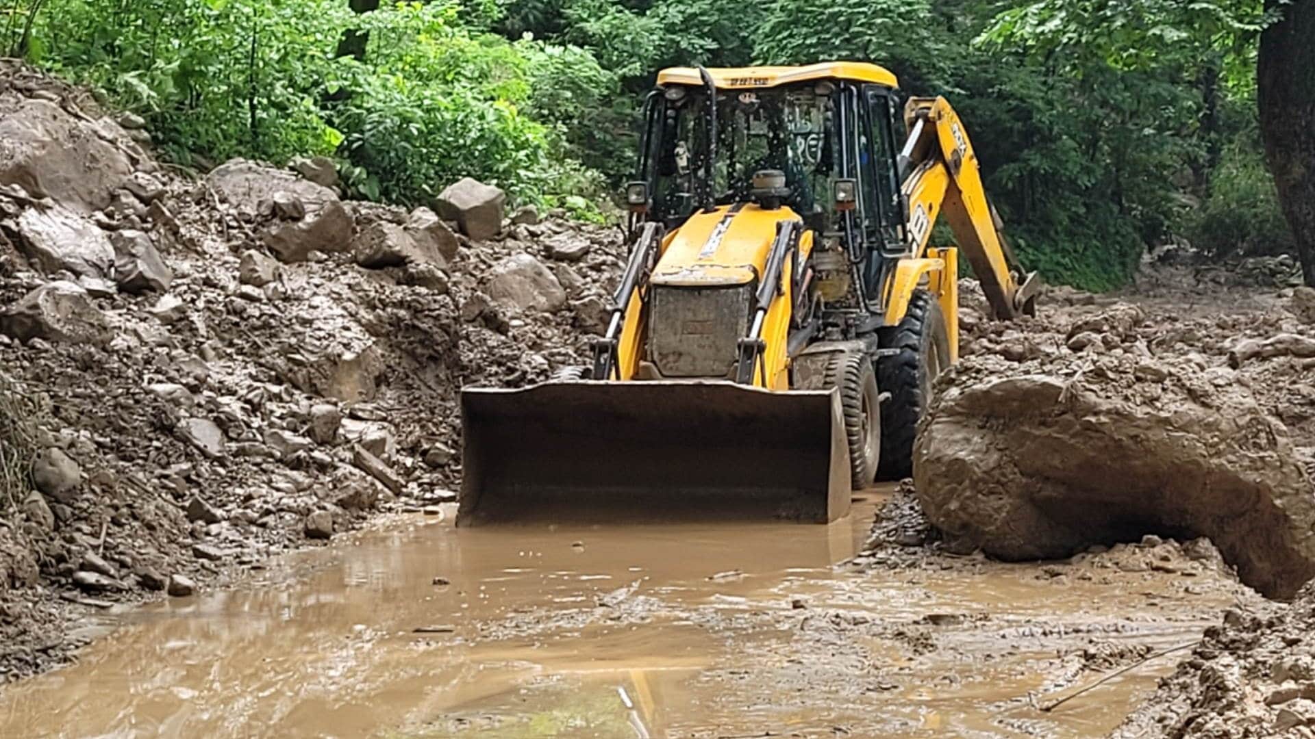 Uttarakhand Weather News: IMD Red Alert Heavy Rain in Dehradun, Tehri and Almora Landslides Updates in Hindi