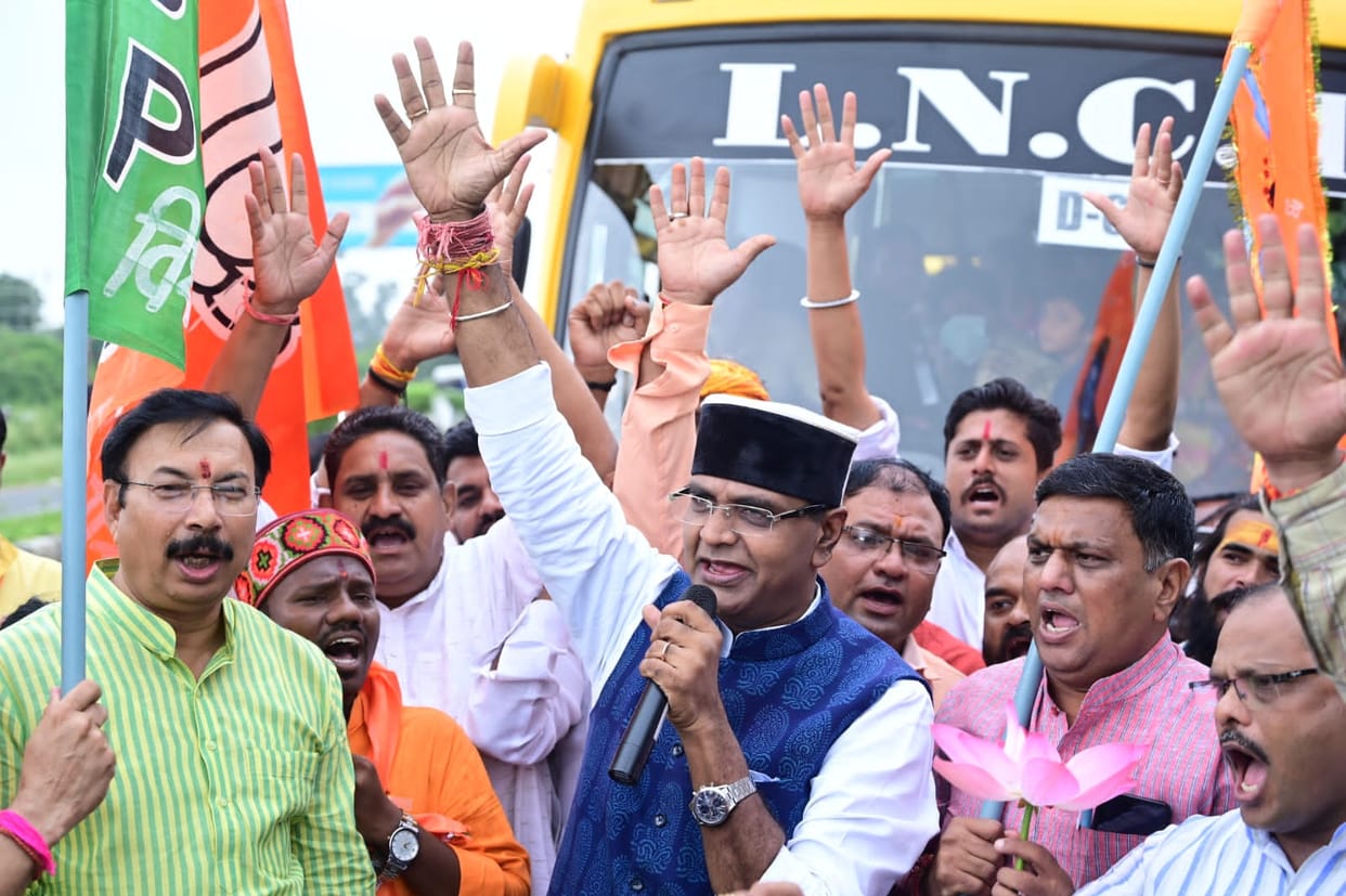 MP: Preparations to cross the election wave through religious pilgrimage, BJP and Congress leaders sent devote