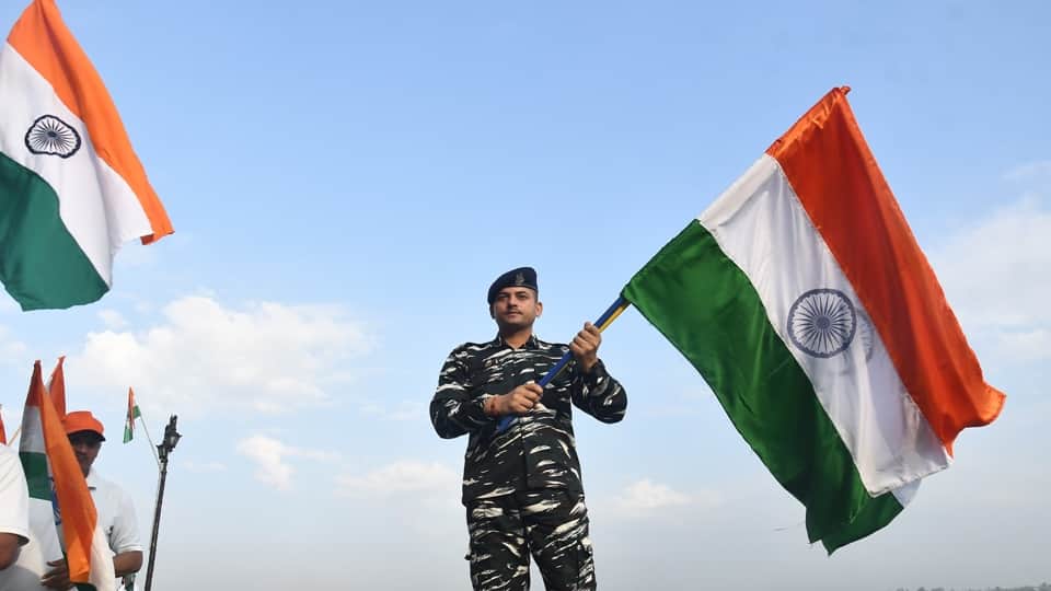 Jammu and Kashmir: LG Manoj Sinha flags off Tiranga Rally in Srinagar, Celebrates Azadi Ka Amrit Mahotsav