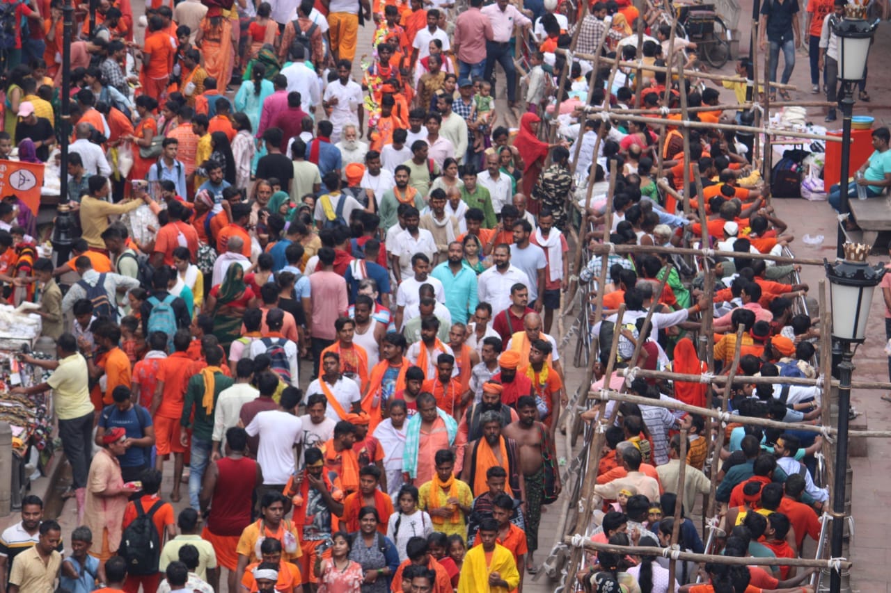 Sawan 2023 More than one and half crore devotees worship in Kashi vishwanath dham