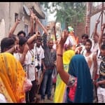 कांवड़ यात्रा पर मुस्लिम समाज ने बरसाए फूल