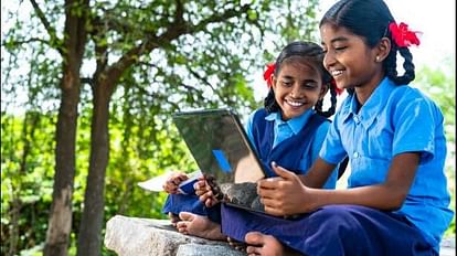 Basic School: Two lakh teachers will get tablets from Teacher's Day