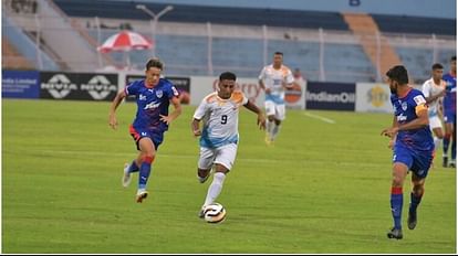 Durand Cup: चैंपियंस बेंगलुरु एफसी और भारतीय वायु सेना ने खेला ड्रॉ, 1-1 की बराबरी पर खत्म हुआ फुटबॉल मैच Durand Cup: Champions Bengaluru FC and Indian Air Force played a draw, the football match ended in a 1-1 draw