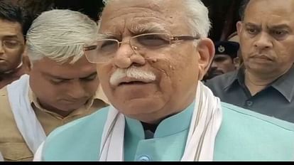 Haryana: सुरजेवाला के बयान पर सीएम मनोहर ने किया पलटवार, कहा-रणदीप राक्षसी प्रवृत्ति में जन्मा व्यक्ति Haryana CM Manohar retaliated on Surjewala statement, calling Randeep person born in demonic nature