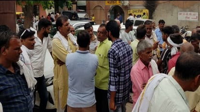 UP News: जेठानी ने सरेआम कर दी देवरानी की पिटाई...अपमान न कर सकी बर्दाश्त, छोड़ गई दुनिया jethani beat up her devrani in Etah so she died by consuming poison