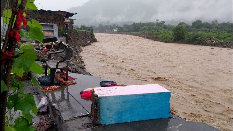 Uttarakhand Weather: गंगा खतरे के निशान के पार, कई जगह पुल व घर बहे, केदारनाथ में एक की मौत