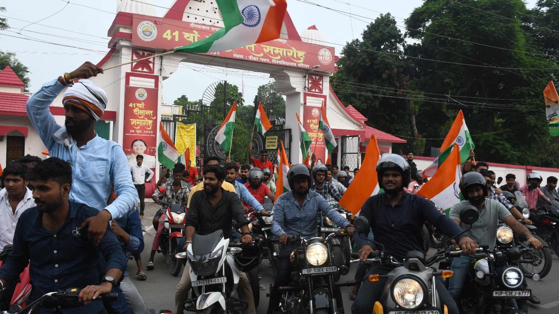 Bike rally showing patriotism from Gorakhpur University