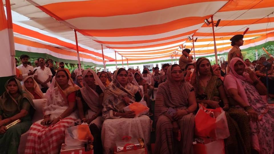 Veerangana Samman Ceremony was organized in Pili Kothi of Agra