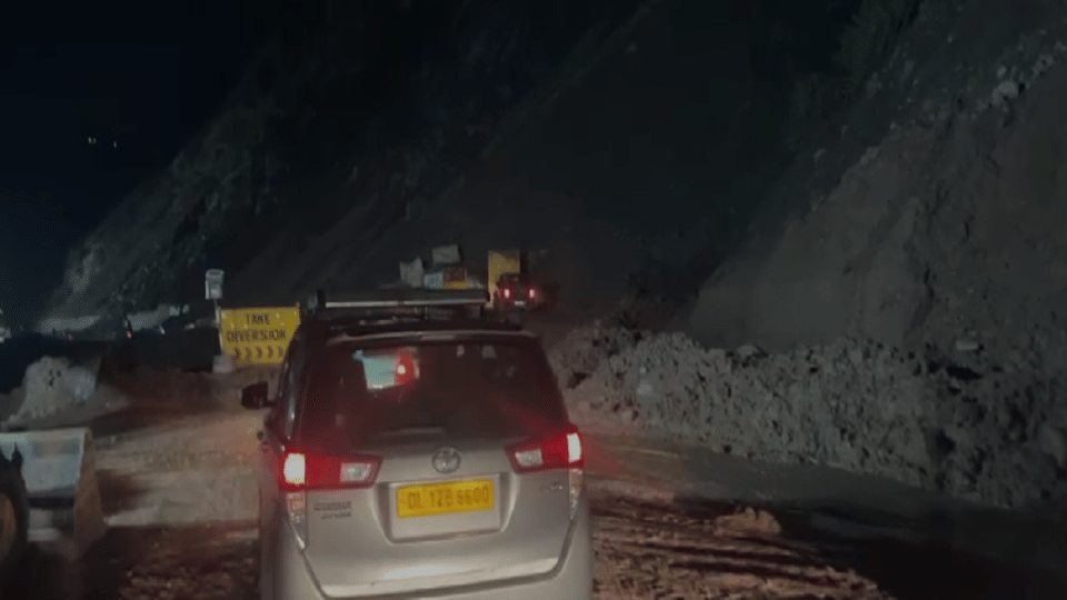 Shimla Heavy Rain Live Updates Himachal Pradesh Weather Temple Collapsed in a Landslide News in Hindi