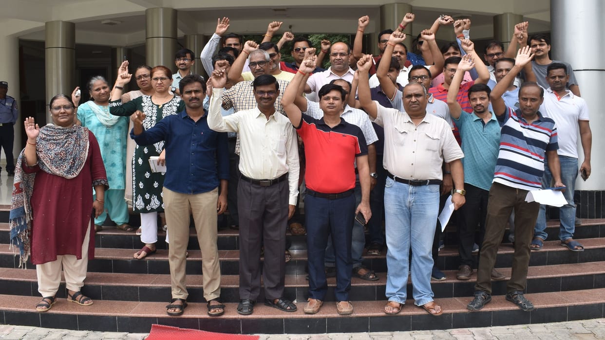 Protest of teachers against arbitrariness in teacher recruitment continues for the third day, demonstration at