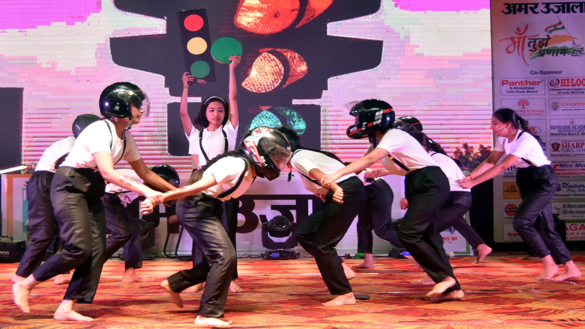 Amar Ujala Maa Tujhe Pranam: Children gave unique patriotic performances in a dance competition