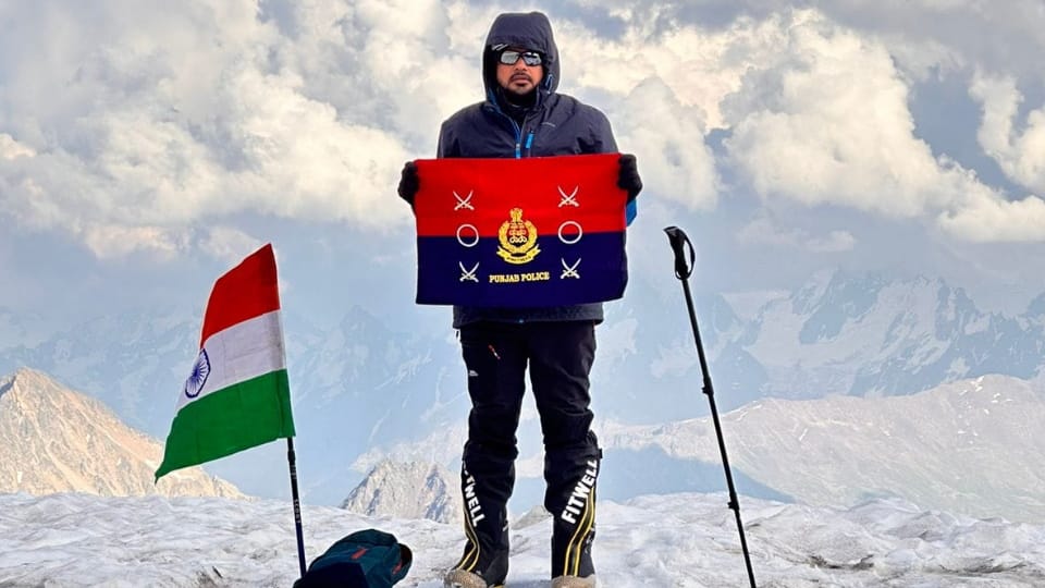AIG of Punjab Police hoisted the tricolor on highest peak of Europe