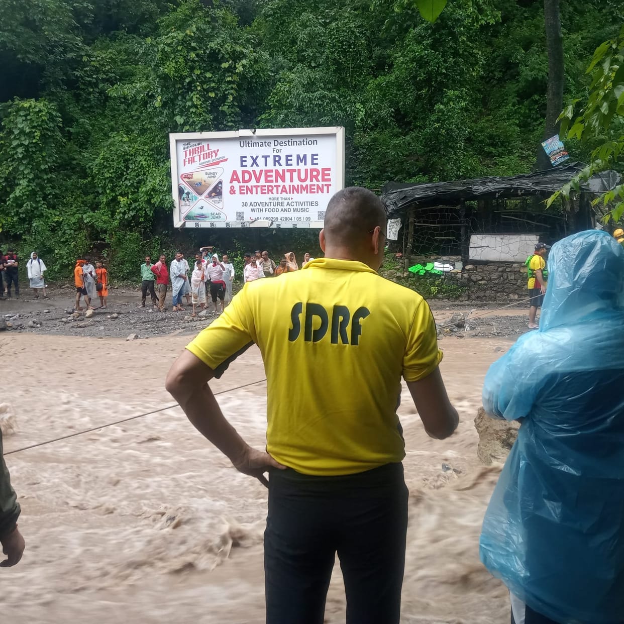 Uttarakhand Weather Five people of family from Haryana buried under debris due to landslide in rishikesh