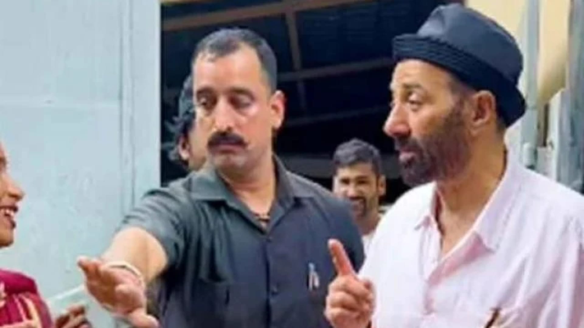 Gadar 2 Actor Sunny Deol Gets Angry on Women Behavior Know Details here