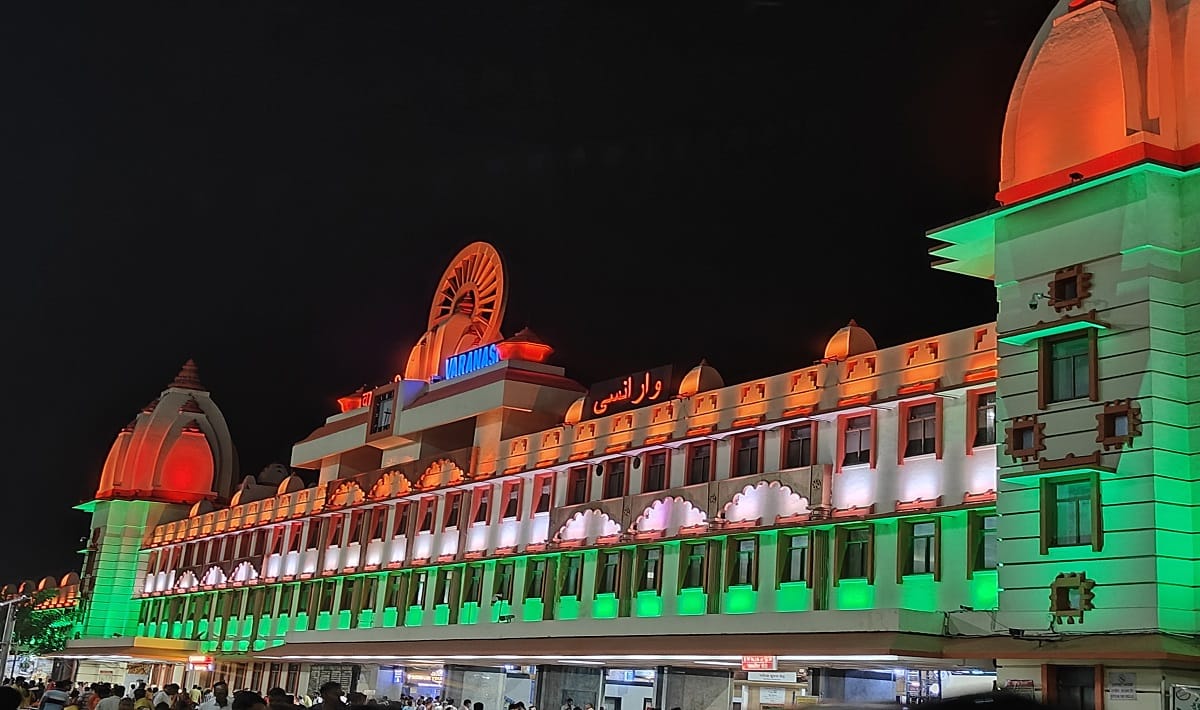 Independence Day 2023 Varanasi immersed in atmosphere of enthusiasm and gaiety
