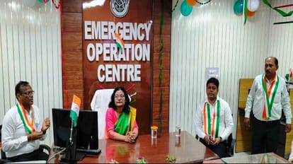 Hathras News: शुरु हुआ इमरजेन्सी ऑपरेशन सेन्टर, आपदा में ऐसे काम आएगा यह नियंत्रण कक्ष Emergency Operation Center started in Hathras