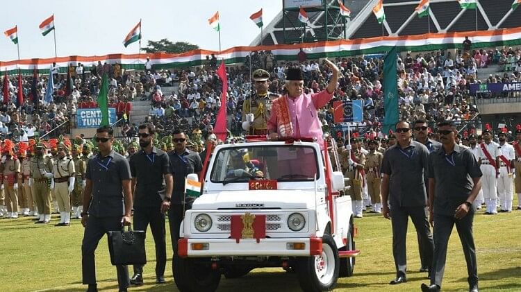Independence Day 2023: lg Manoj Sinha hoist the National Flag at Bakshi Stadium Srinagar