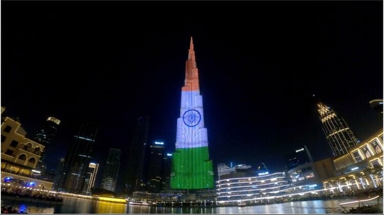 Burj Khalifa illuminated on colours of Tricolour on Independence Day new york square see video and photos