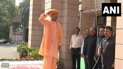 UP CM Yogi Adityanath hoisted Tiranga at his residence in Lucknow on Independence Day 2023