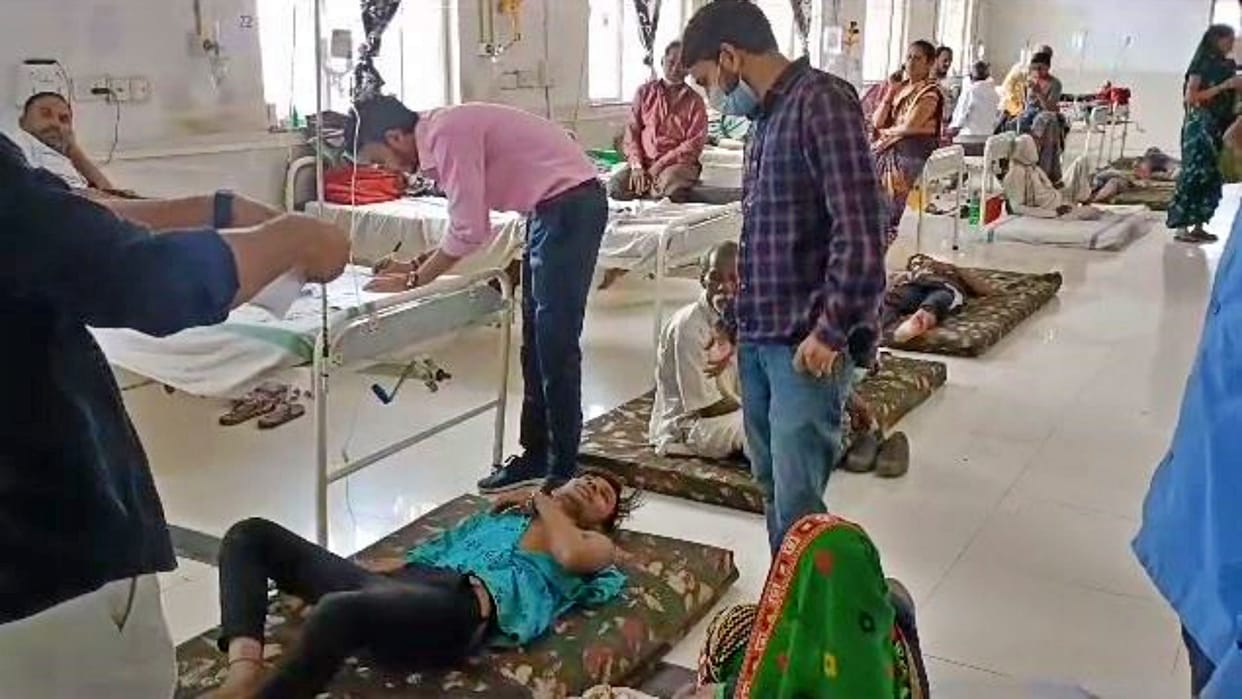 30 laborers injured due to pickup tire burst in Khandwa