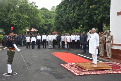 Independence Day Celebrations: Nitish Kumar hoisted Flag at Gandhi Maidan, Saharsa, Bihar News, teacher