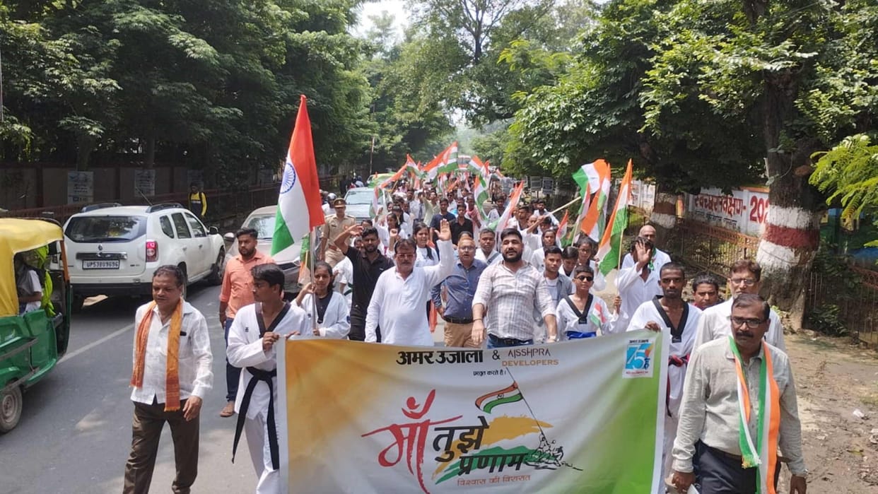 Maa Tujhe Pranam rally took place amidst mesmerizing presentations from ddu Gorakhpur