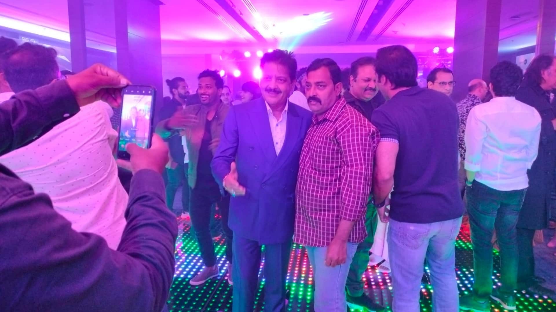 Sunny deol ameesha patel film Gadar 2 success party actor says soon big film will be announced
