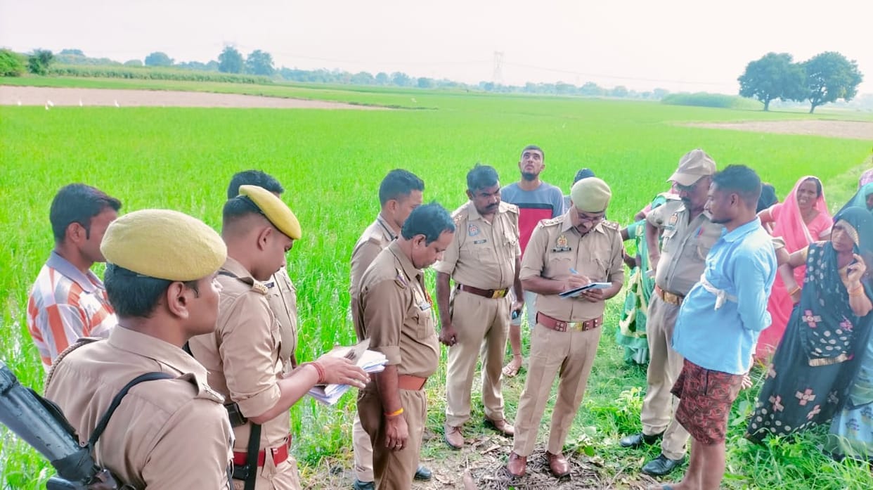 Drunk had gone to the field, then in the morning the dead body was found hanging from the tree in Kanpur dehat
