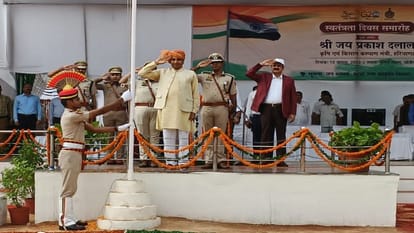 Haryana CM Manohar Lal hoisted flag in Fatehabad