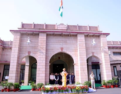 CM Yogi said on Independence Day: Will increase the state's economy four times in five years