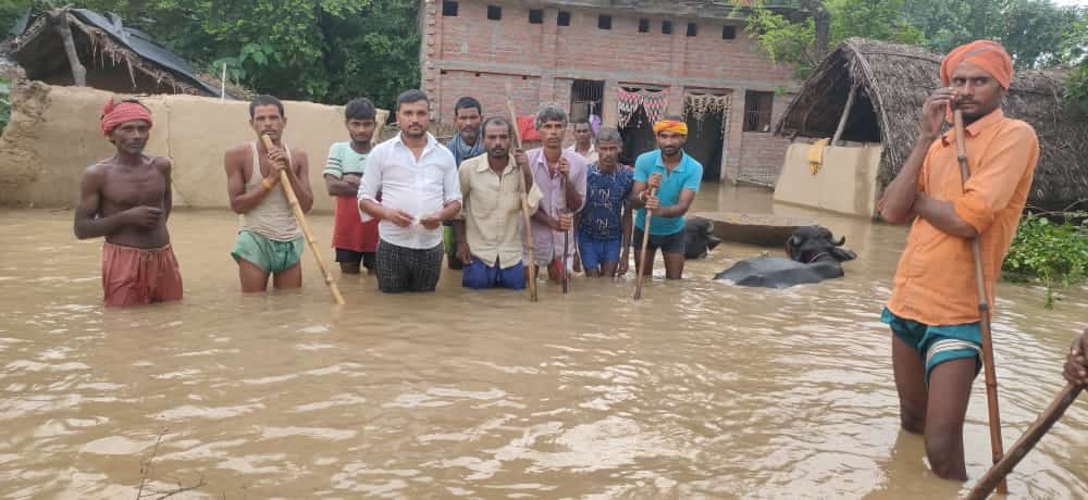 Bahraich News: Situation worsened due to flood, 90 villages of three tehsil areas submerged
