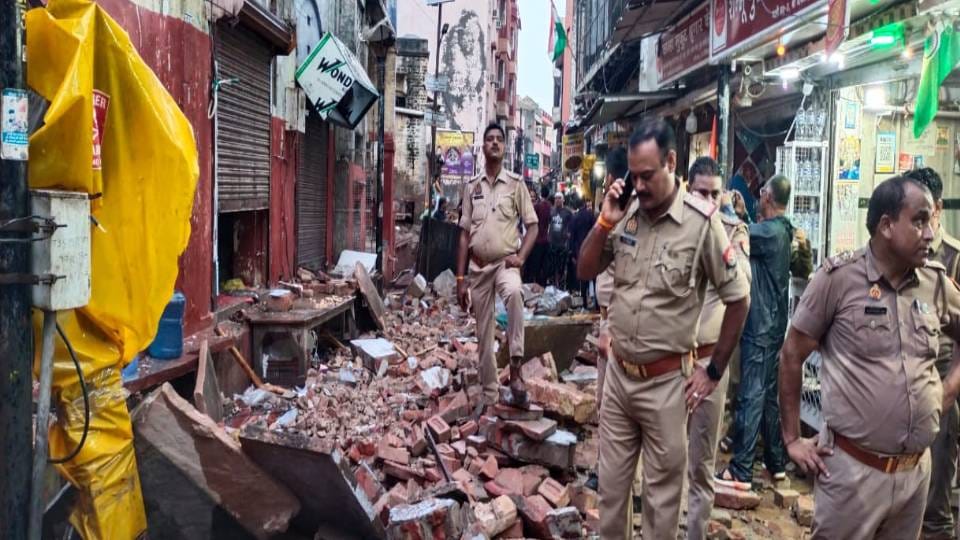 five killed and many injured due to collapse of old building near Banke Bihari temple in Vrindavan Mathura