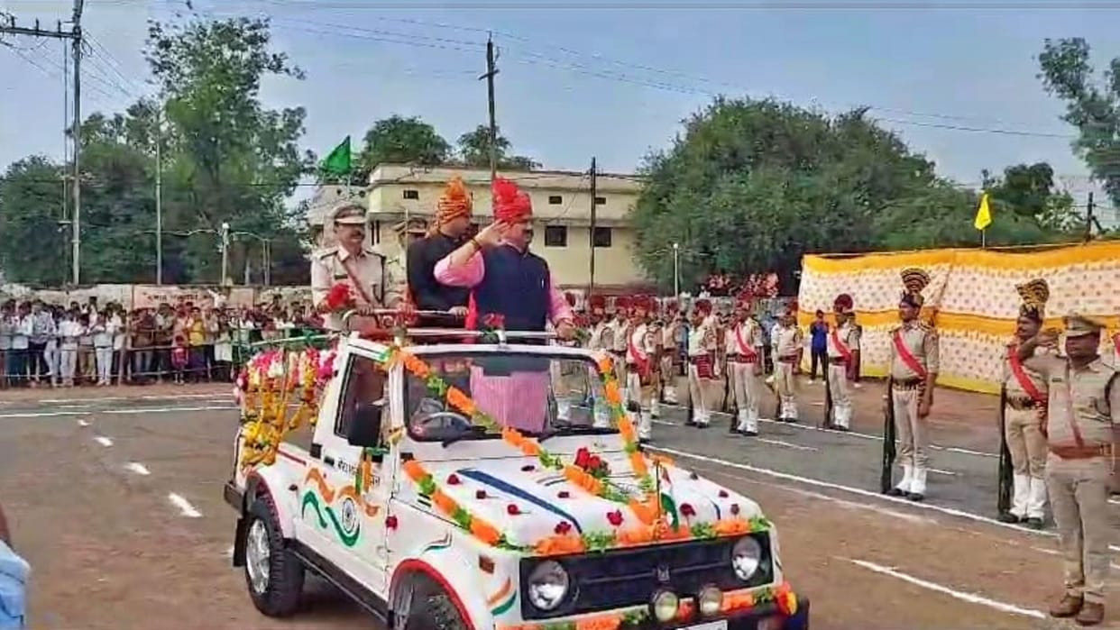 Damoh: Transport Minister Govind Singh Rajput hoisted the tricolor on Independence Day