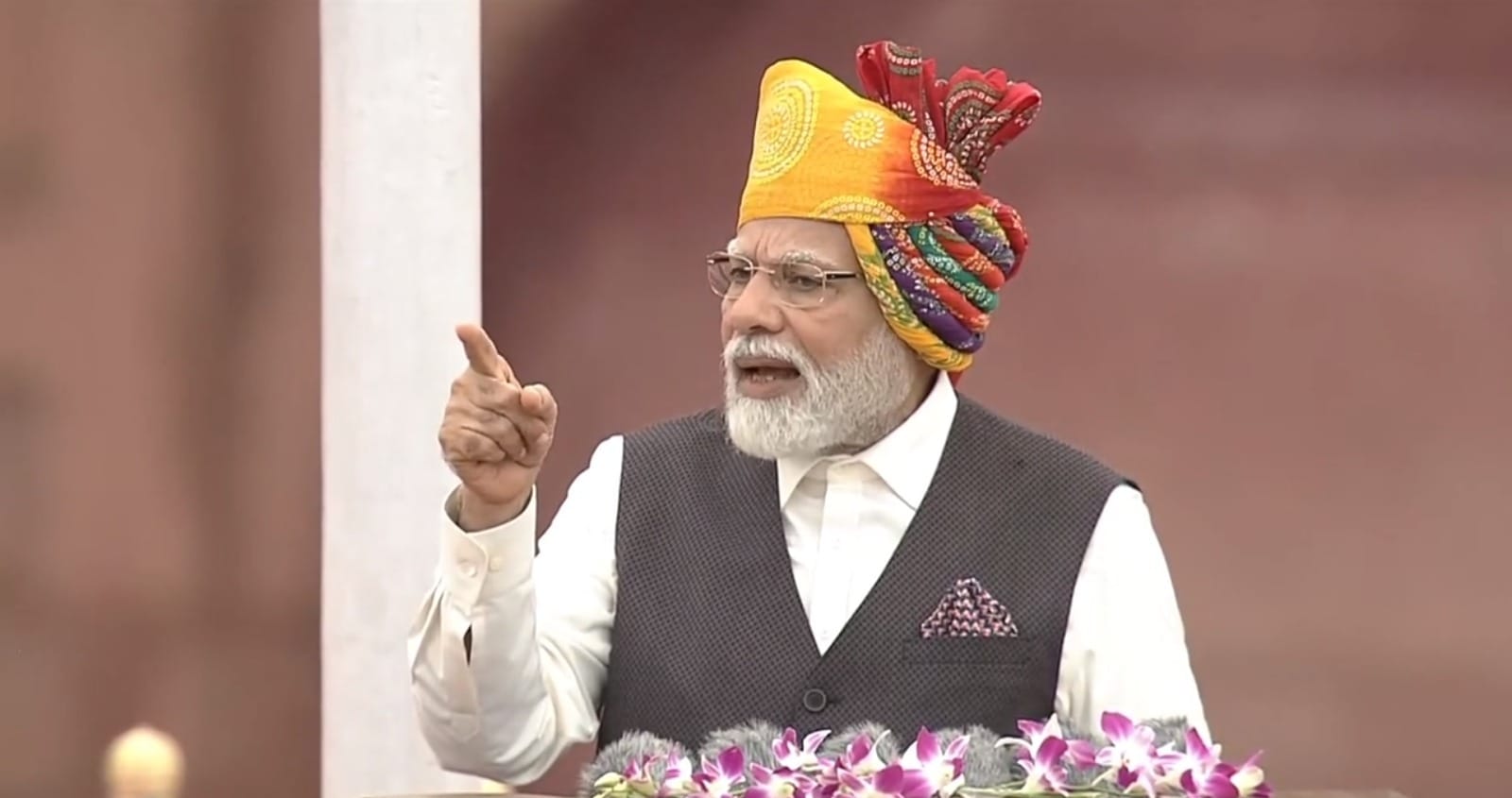 प्रधानमंत्री नरेंद्र मोदी