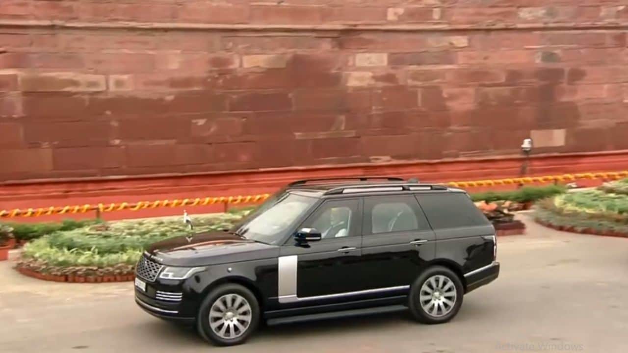 These cars are included in PM Modi's collection, from Mahindra to Mercedes