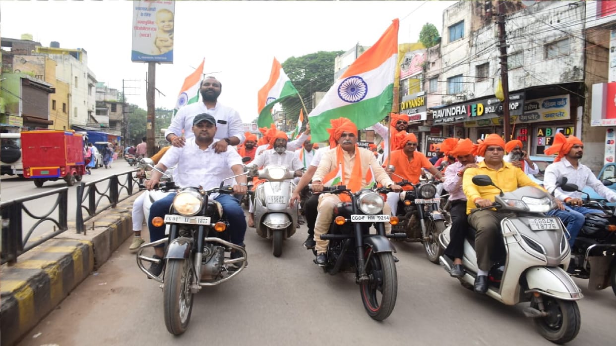 Former minister Rajesh Munat take out tiranga bike rally in Raipur