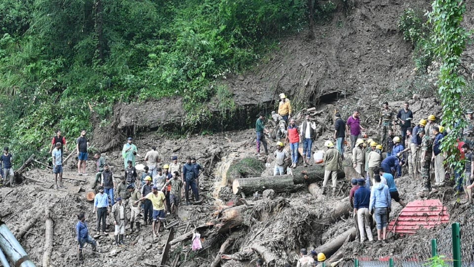 Shimla Landslide businessman family reached the temple to worship the granddaughter birthday