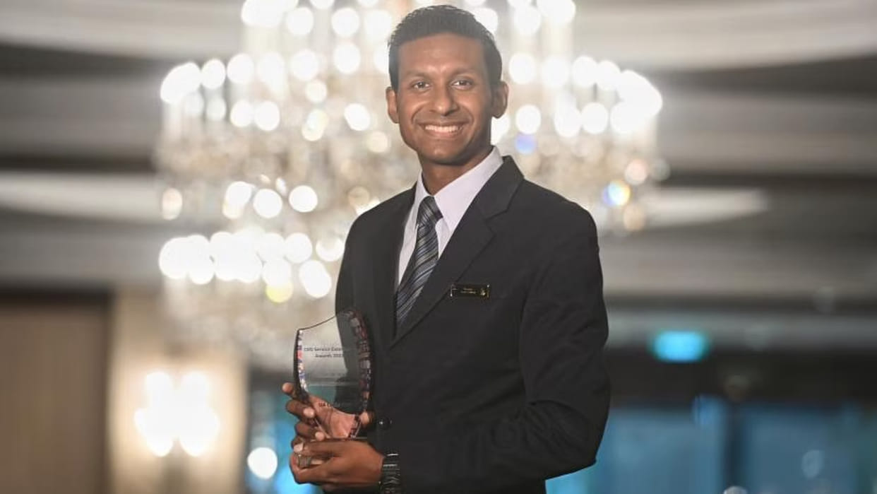 Indian-origin SIA steward wins plaudits for trying to save a driver suffering heart attack