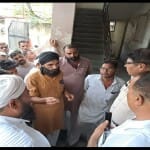 मौके पर मौजूद जांच अधिकारी