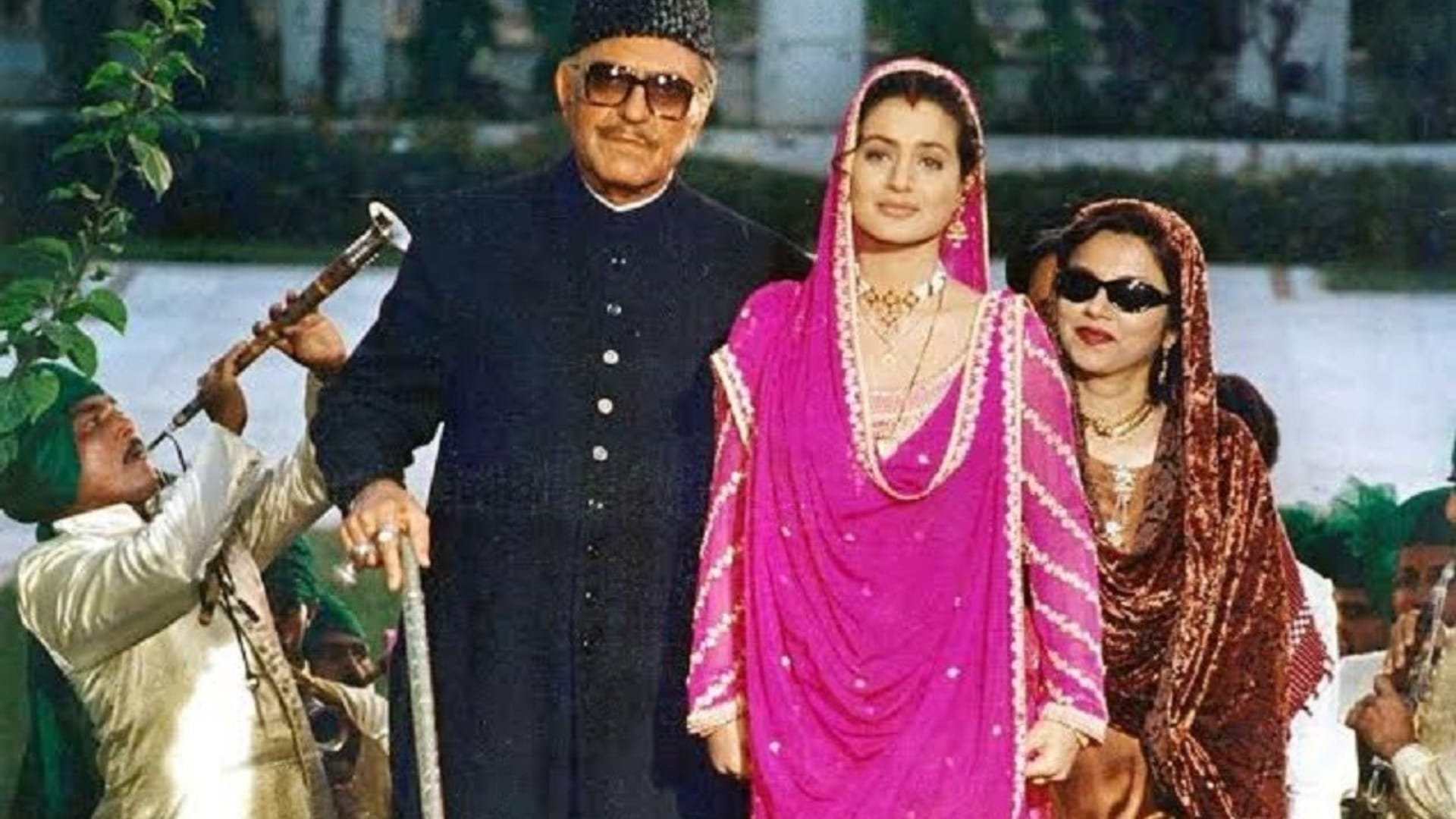 Gadar 2 remembered religious stars Amrish Puri Om Puri Vivek Shauq glimpse also made in sunny deol film sequel