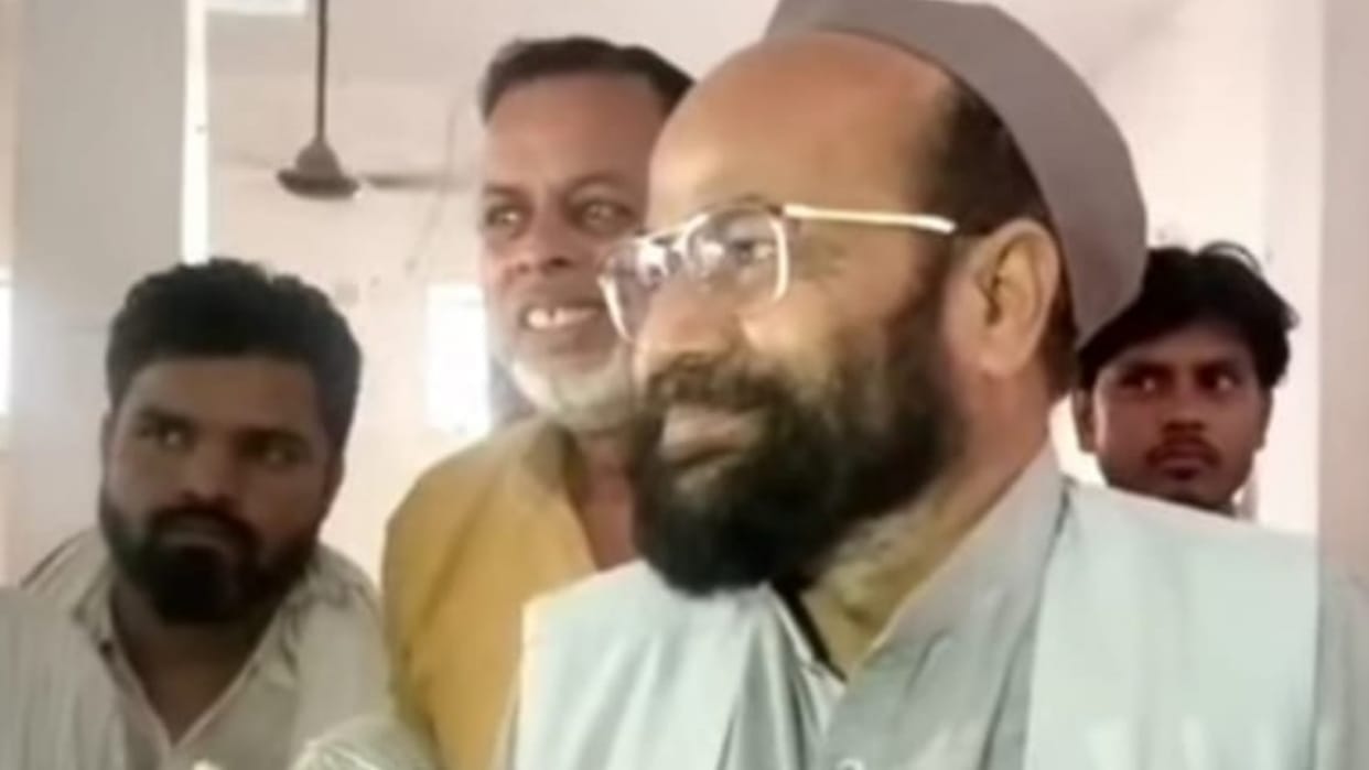 Principal could not recite the national anthem in a Madarsa in Barabanki.