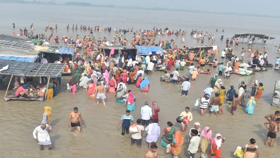 Dharma Karma: Earned virtue by bathing Ganges on Amavasya, performed religious rituals  peace