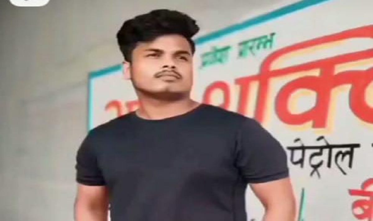 Rapid firing on bike riding friends returning from gym in ghazipur one dead,